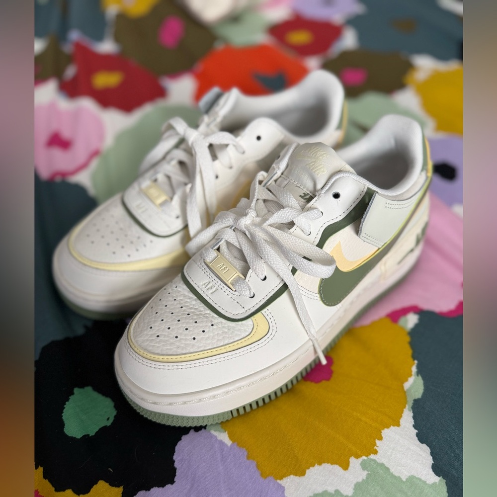 Nike Air Force 1 Shadow White & Green. Women’s Size 7.